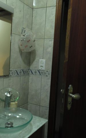 Casa à venda com 300m², 3 quartos e 2 vagasBanheiro