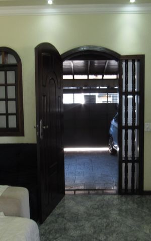 Casa à venda com 300m², 3 quartos e 2 vagasSala