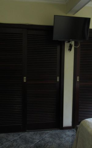 Casa à venda com 300m², 3 quartos e 2 vagasSuíte
