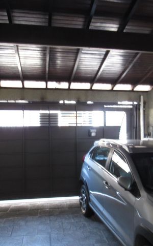 Casa à venda com 300m², 3 quartos e 2 vagasGaragem