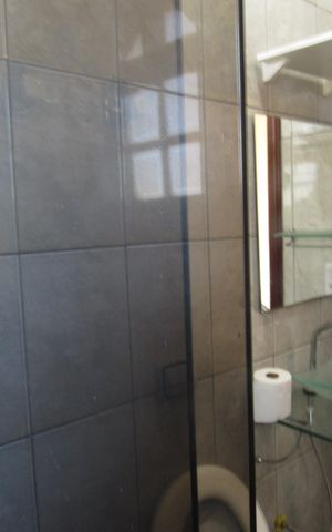 Casa à venda com 300m², 3 quartos e 2 vagasBanheiro