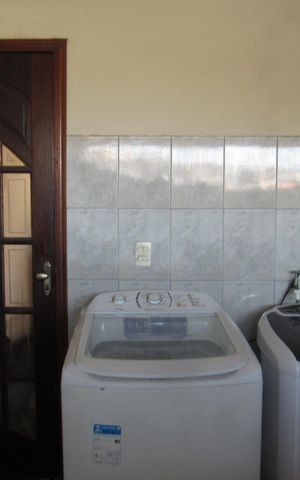 Casa à venda com 300m², 3 quartos e 2 vagasÁrea de Serviço