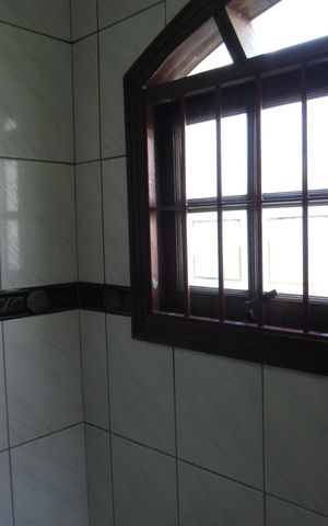 Casa à venda com 300m², 3 quartos e 2 vagasBanheiro da Suíte