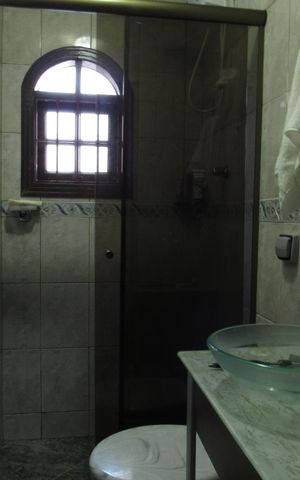 Casa à venda com 300m², 3 quartos e 2 vagasBanheiro