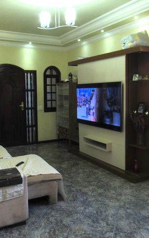 Casa à venda com 300m², 3 quartos e 2 vagasSala