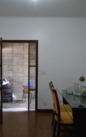 Casa à venda com 323m², 3 quartos e 4 vagasSala