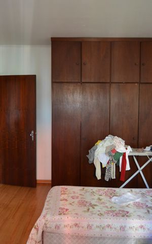 Casa à venda com 323m², 3 quartos e 4 vagasQuarto 2