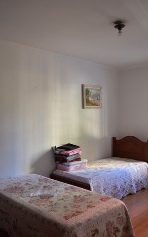 Casa à venda com 323m², 3 quartos e 4 vagasQuarto 2