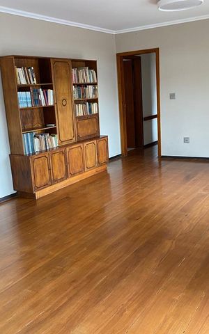 Apartamento à venda com 165m², 3 quartos e 1 vaga Apartamento à venda com 165m², 3 quartos e 1 vagaSala