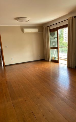 Apartamento à venda com 165m², 3 quartos e 1 vaga Apartamento à venda com 165m², 3 quartos e 1 vagaSala