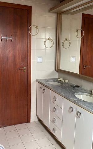Apartamento à venda com 165m², 3 quartos e 1 vaga Apartamento à venda com 165m², 3 quartos e 1 vagaBanheiro 1