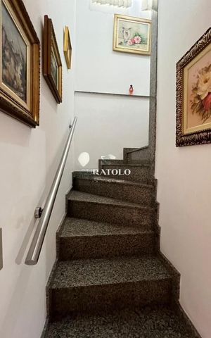 Casa à venda com 275m², 5 quartos e 2 vagas