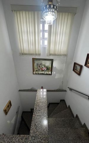 Casa à venda com 275m², 5 quartos e 2 vagas