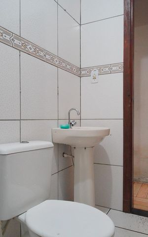 Casa à venda com 100m², 4 quartos e 2 vagasBanheiro 1