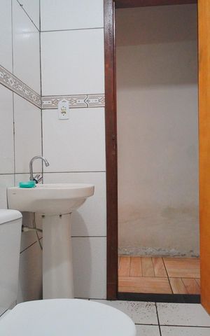 Casa à venda com 100m², 4 quartos e 2 vagasBanheiro 1