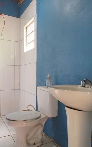 Casa à venda com 100m², 4 quartos e 2 vagasBanheiro 2