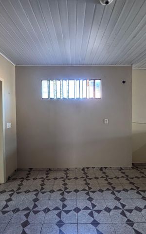 Casa à venda com 79m², 4 quartos e 1 vagaSala
