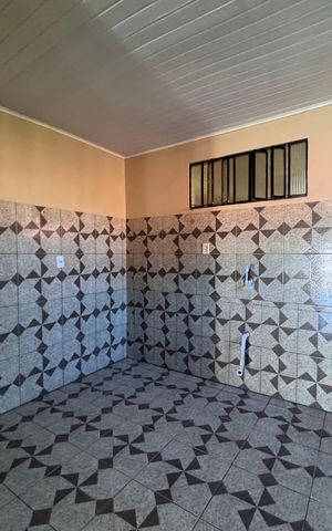 Casa à venda com 79m², 4 quartos e 1 vagaSala
