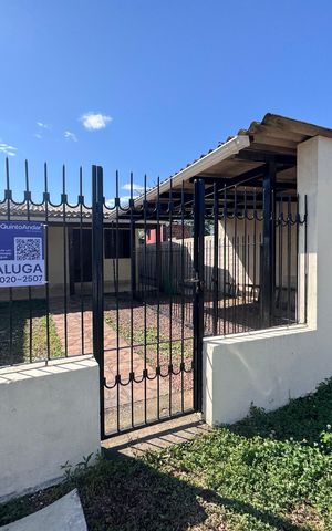 Casa para alugar com 79m², 4 quartos e 1 vaga Casa para alugar com 79m², 4 quartos e 1 vagaFachada
