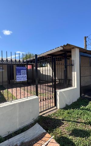Casa para alugar com 79m², 4 quartos e 1 vaga Casa para alugar com 79m², 4 quartos e 1 vagaFachada