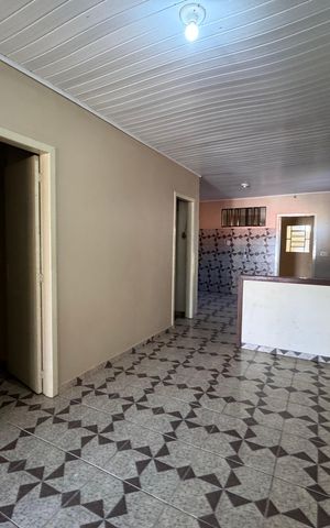 Casa à venda com 79m², 4 quartos e 1 vagaSala