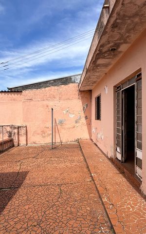 Casa à venda com 280m², 2 quartos e 1 vaga Casa à venda com 280m², 2 quartos e 1 vagaÁrea de Serviço 2