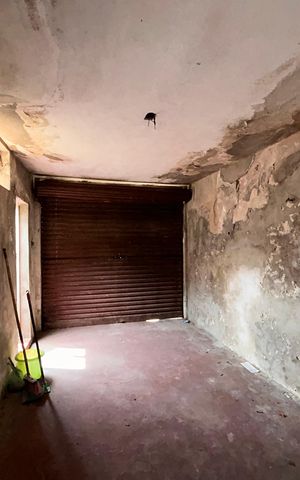 Casa à venda com 280m², 2 quartos e 1 vaga Casa à venda com 280m², 2 quartos e 1 vagaGaragem