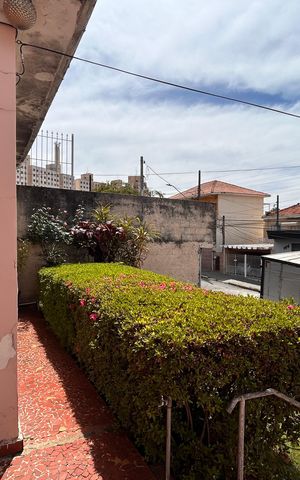 Casa à venda com 280m², 2 quartos e 1 vaga Casa à venda com 280m², 2 quartos e 1 vagaQuintal