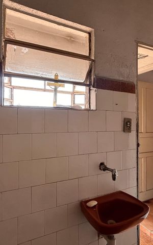 Casa à venda com 280m², 2 quartos e 1 vaga Casa à venda com 280m², 2 quartos e 1 vagaBanheiro de serviço