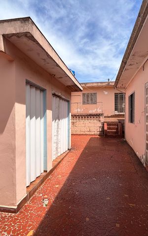 Casa à venda com 280m², 2 quartos e 1 vaga Casa à venda com 280m², 2 quartos e 1 vagaQuintal