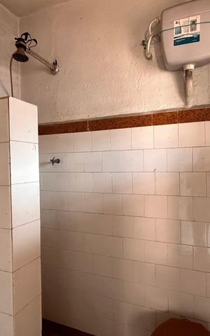 Casa à venda com 280m², 2 quartos e 1 vaga Casa à venda com 280m², 2 quartos e 1 vagaBanheiro de serviço