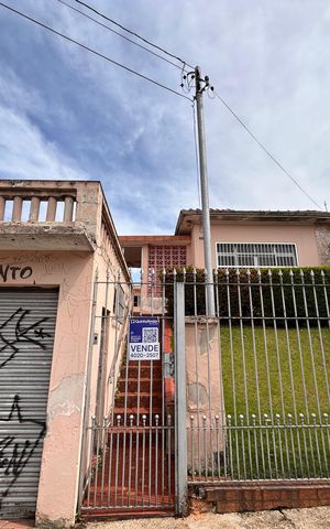Casa à venda com 280m², 2 quartos e 1 vaga Casa à venda com 280m², 2 quartos e 1 vagaFachada