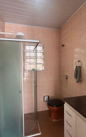 Casa à venda com 280m², 2 quartos e 1 vaga Casa à venda com 280m², 2 quartos e 1 vagaBanheiro