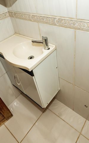 Casa à venda com 160m², 3 quartos e 2 vagasBanheiro Social