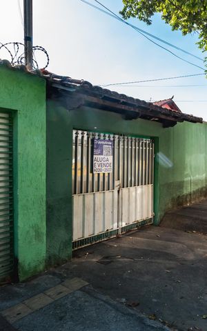 Casa à venda com 160m², 3 quartos e 2 vagasFachada 