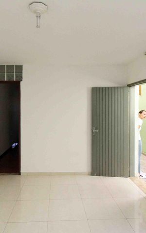 Casa à venda com 230m², 4 quartos e 2 vagas Casa à venda com 230m², 4 quartos e 2 vagasSala