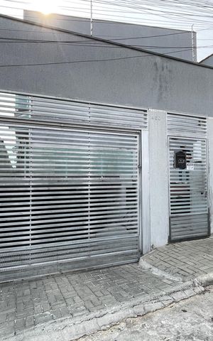 Casa de condomínio para alugar com 110m², 2 quartos e 2 vagas Casa de condomínio para alugar com 110m², 2 quartos e 2 vagasFachada