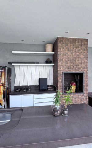 Casa de condomínio à venda com 407m², 5 quartos e 2 vagas Casa de condomínio à venda com 407m², 5 quartos e 2 vagasÁrea externa