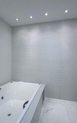 Casa de condomínio à venda com 407m², 5 quartos e 2 vagas Casa de condomínio à venda com 407m², 5 quartos e 2 vagasSuíte 2 - Banheiro