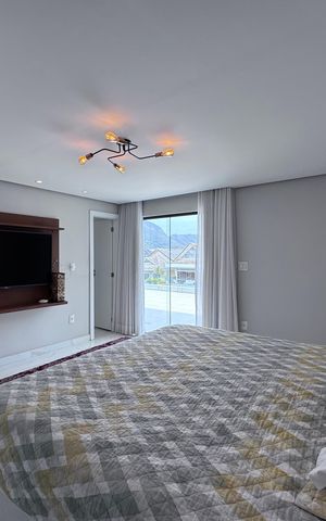 Casa de condomínio à venda com 407m², 5 quartos e 2 vagas Casa de condomínio à venda com 407m², 5 quartos e 2 vagasSuíte 1