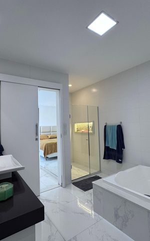 Casa de condomínio à venda com 407m², 5 quartos e 2 vagas Casa de condomínio à venda com 407m², 5 quartos e 2 vagasSuíte 2 - Banheiro