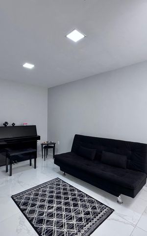 Casa de condomínio à venda com 407m², 5 quartos e 2 vagas Casa de condomínio à venda com 407m², 5 quartos e 2 vagasQuarto