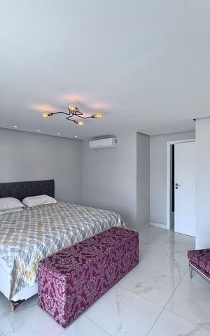 Casa de condomínio à venda com 407m², 5 quartos e 2 vagas Casa de condomínio à venda com 407m², 5 quartos e 2 vagasSuíte 1