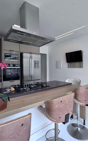 Casa de condomínio à venda com 407m², 5 quartos e 2 vagas Casa de condomínio à venda com 407m², 5 quartos e 2 vagasCozinha