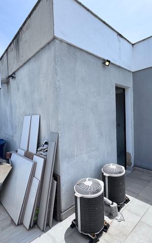 Casa de condomínio à venda com 407m², 5 quartos e 2 vagas Casa de condomínio à venda com 407m², 5 quartos e 2 vagasÁrea Externa