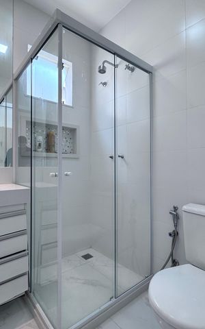 Casa de condomínio à venda com 407m², 5 quartos e 2 vagas Casa de condomínio à venda com 407m², 5 quartos e 2 vagasSuíte 4 - Banheiro