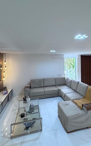 Casa de condomínio à venda com 407m², 5 quartos e 2 vagas Casa de condomínio à venda com 407m², 5 quartos e 2 vagasSala