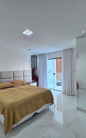 Casa de condomínio à venda com 407m², 5 quartos e 2 vagas Casa de condomínio à venda com 407m², 5 quartos e 2 vagasSuíte 2