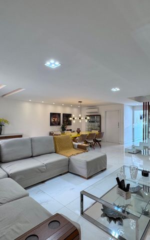 Casa de condomínio à venda com 407m², 5 quartos e 2 vagas Casa de condomínio à venda com 407m², 5 quartos e 2 vagasSala