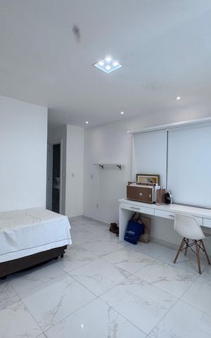Casa de condomínio à venda com 407m², 5 quartos e 2 vagas Casa de condomínio à venda com 407m², 5 quartos e 2 vagasSuíte 4
